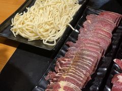 -果松木炭酸菜铜火锅·外婆参鸡汤