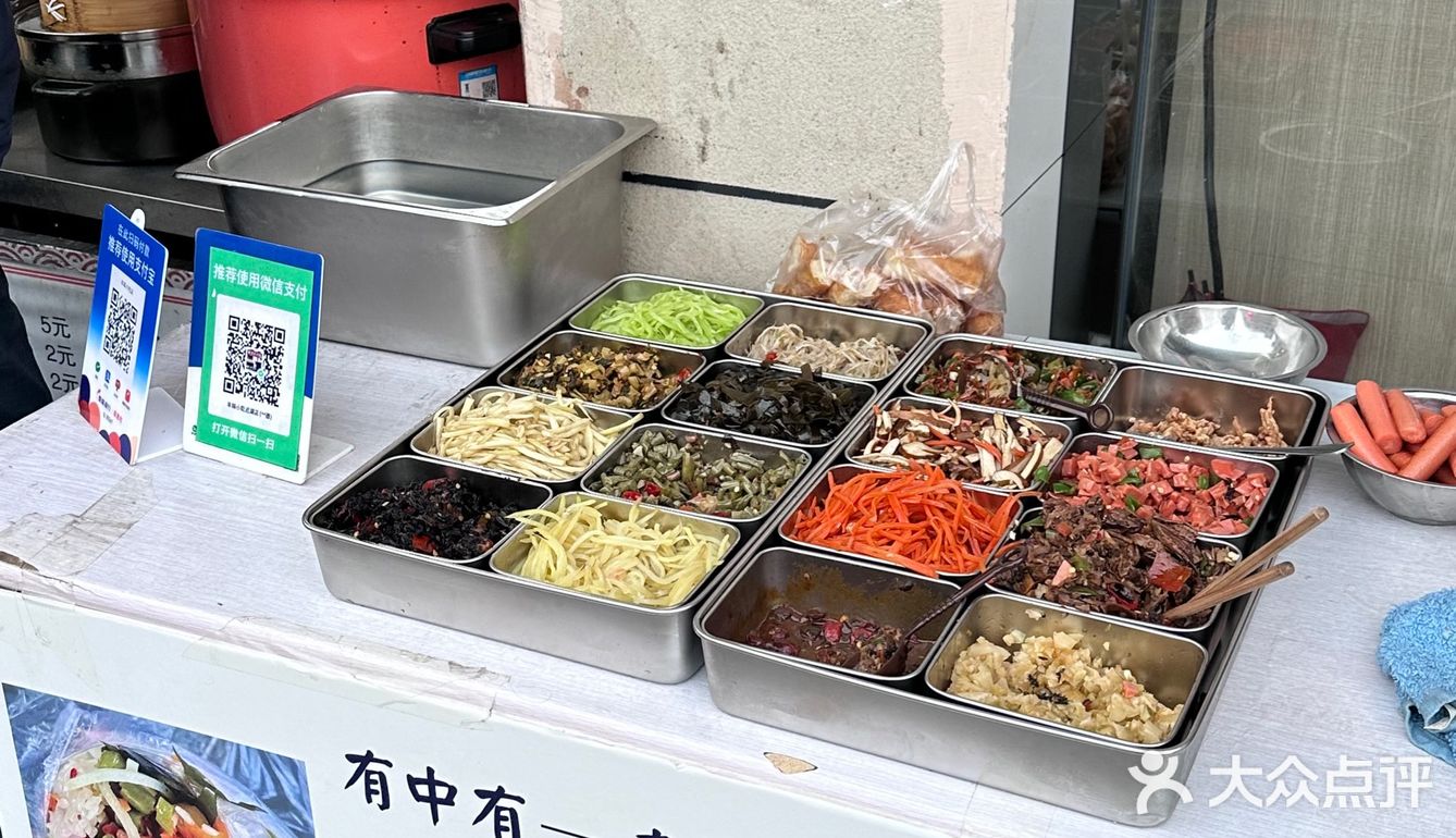 千岛湖大桥旁边的早餐店