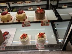 -花花卷卷·鲜食蛋糕(泉屋店)