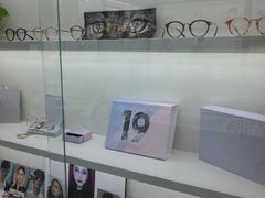 -翰佐蔡司小乐圆·依视路星趣控·暴龙眼镜折扣店