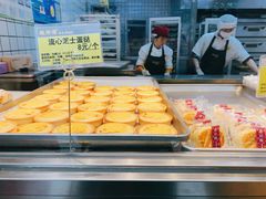 面包甜点陈列柜-鲍师傅糕点(江苏路店)