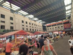 -三亚新鸿港水果一级批发市场