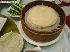 片皮鸭的夹饼-廊亦舫Lang Yi Fang Restaurant(金桥店)