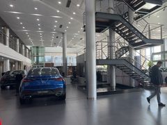 -天津波士信达奔驰4S店(卫津南路店)