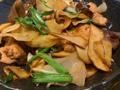 杏鲍菇竹耳爽肉片-十三式重庆江湖菜(金茂览秀城店)
