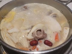 -三人行骨头王火锅(长寿店)