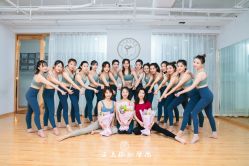 -亚太瑜伽普拉提学院