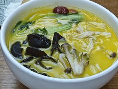 -云海肴·汽锅鸡·云南菜(天山百盛优客店)