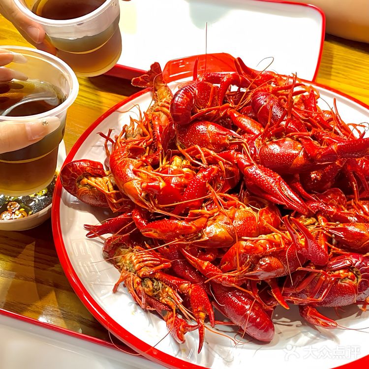 温州夜宵苍蝇馆子！“告诉老默，我先吃小龙虾”