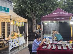 -吴山路夜市