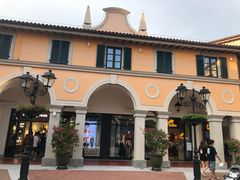 -佛罗伦萨小镇广佛名品奥特莱斯(疏港路店)