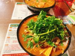 招牌炸酱小锅米线-肥汁米蘭香港米线(宁波路总店)