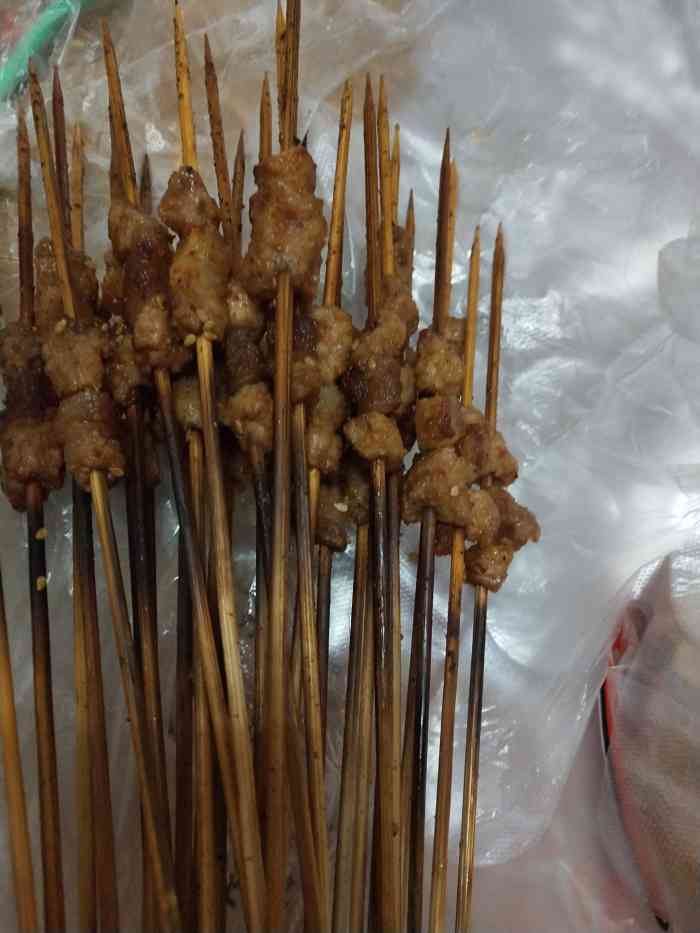 金龙烧烤-"口味中规中矩吧,无功也无过,味道没什么独.