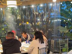 -茅草房·河畔园林火锅