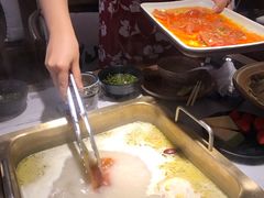 -尚尚仙·酸汤猪手·猪肚鸡火锅(华联万柳购物中心店)