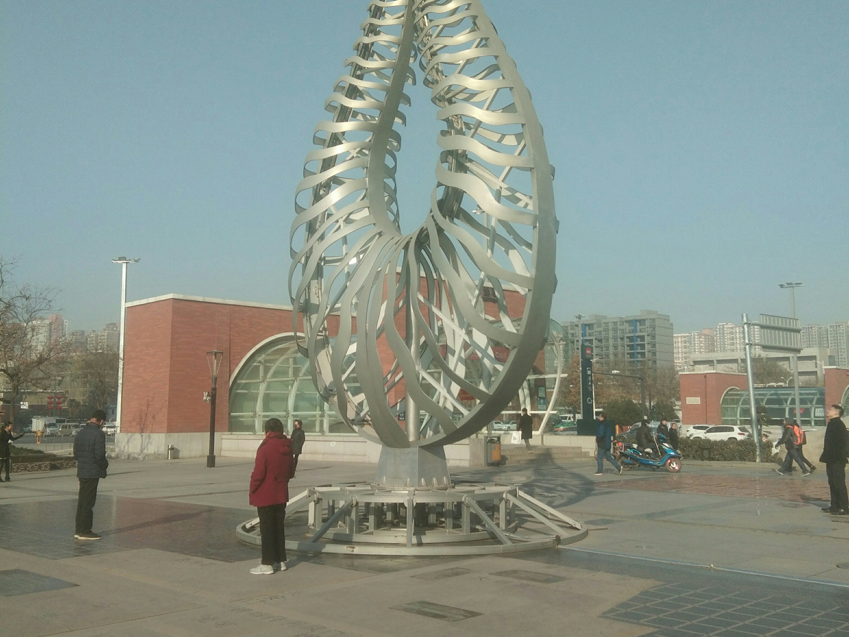 《唐城墙遗址公园(电子四路段)》位于西安