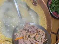 -洱火云南酸菜牛肉火锅(石景山当代商城店)