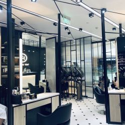 -HAIR CORNER