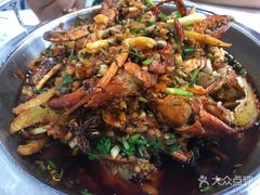 -凤凰路何眼镜香辣蟹(花果园店)