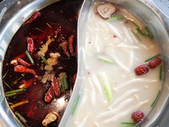 -三人行骨头王火锅(长寿店)