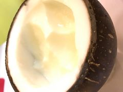 -志龙皇冠吃货椰子铺