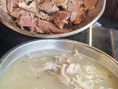 -老石黑山羊毛驴肉火锅(金凯广场店)