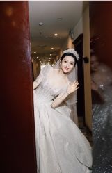 -莫小姐婚纱