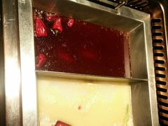 -老牌坊云南鱼豆花火锅(哈西万达店)