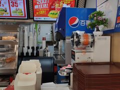 -华莱士·全鸡汉堡(财经学院店)