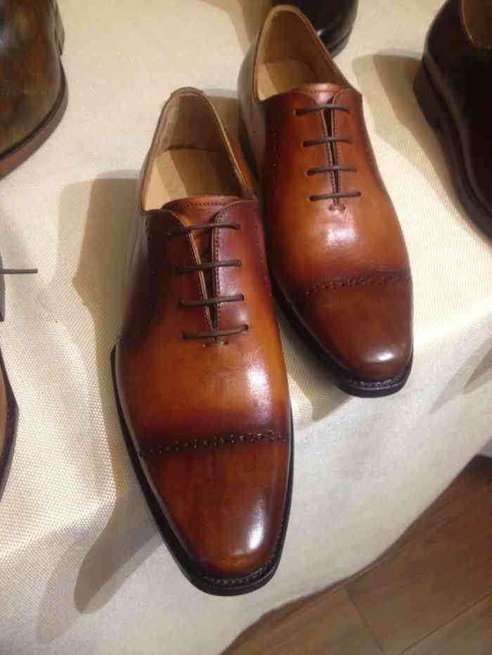 比利王制鞋 billy wang-"这家小店,就是鞋子定做的店,老虽小,但是.