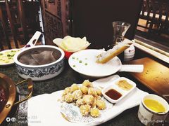 -小天鹅火锅·一线江景洪鼎旗舰店(洪崖洞店)