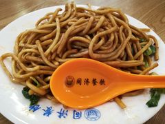 -同济大学本部学苑饮食广场