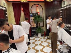-东方先生国潮男士理发馆
