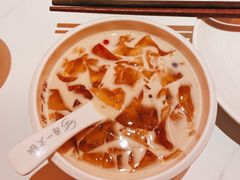 奶茶冰粉-串一火锅(赛格国际购物中心店)