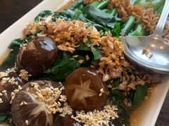 -Chom Cafe and Restaurant