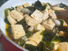 裙带菜蛎蝗炖豆腐-韩记海鲜饺子旗舰店(红海新区店)