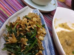 -香巴拉云南餐厅(华莱坞店)