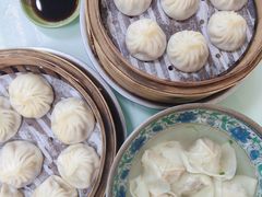 蟹黄汤包-食惠里小笼包面馆(越秀店)