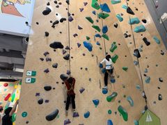 -ROCKPLUS攀岩馆(环宇城店)