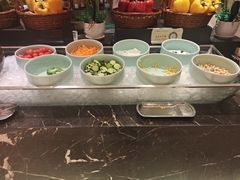 -广州万富希尔顿酒店·感趣自助餐厅·金秋蟹宴生蚝海鲜刺身烧烤