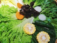 -尚尚仙·酸汤猪手·猪肚鸡火锅(华联万柳购物中心店)