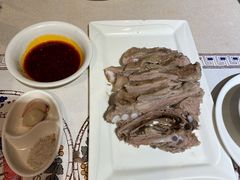 手抓羊肉半斤-贯贯吉·清真餐厅(浙江中路店)