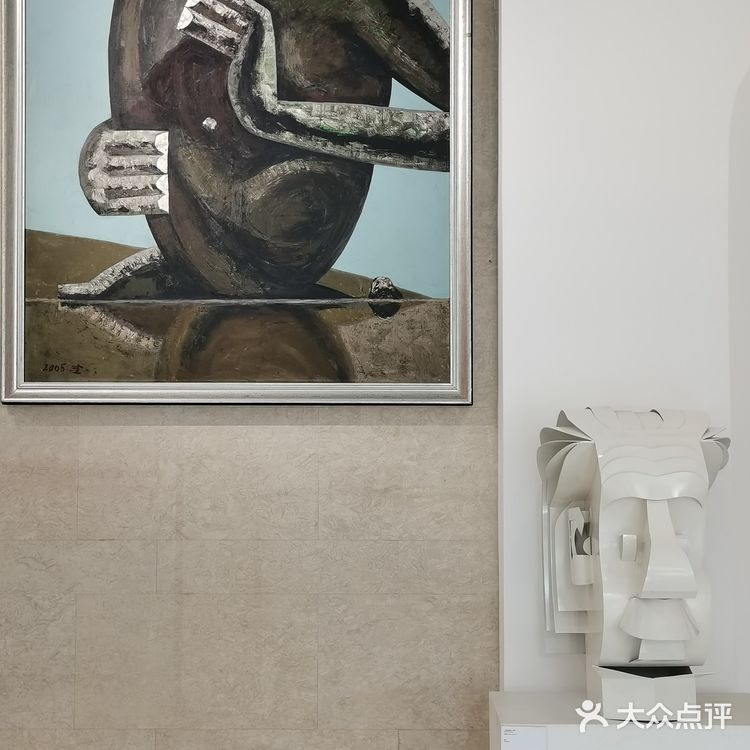 扉美术馆，隐藏在闹市中的网红艺术墙