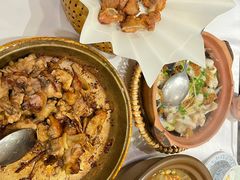 五指毛铜盘焗泉水鸡-围龙屋客家食府(福田店)