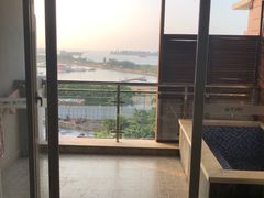 -皇马海口湾海景酒店(万绿园秀英港店)