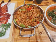 -老滇山寨•云南特色菜•地方菜•民族风情歌舞表演(金碧店)