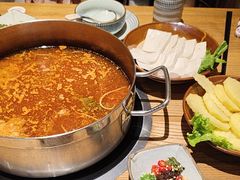 -野山舂·贵州现舂酸汤牛肉(东山店)