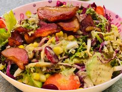 烟熏A级鸭胸配牛油果彩豆沙拉-天空花园餐吧·生日·团建(南山店)