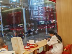 -塔斯汀中国汉堡(白云京溪地铁站店)