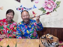 -果松木炭酸菜铜火锅·外婆参鸡汤